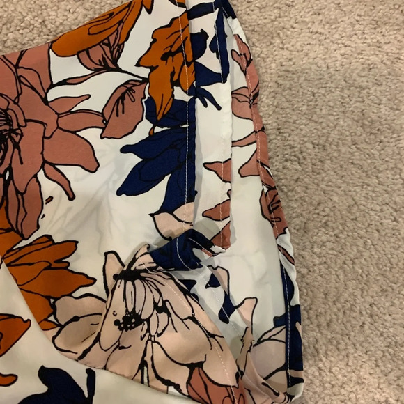 Liz Claiborne Peplum Blouse - Picture 4 of 6